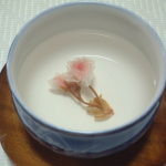 桜茶(サクラ茶)の効能や淹れ方まとめ【健康茶】